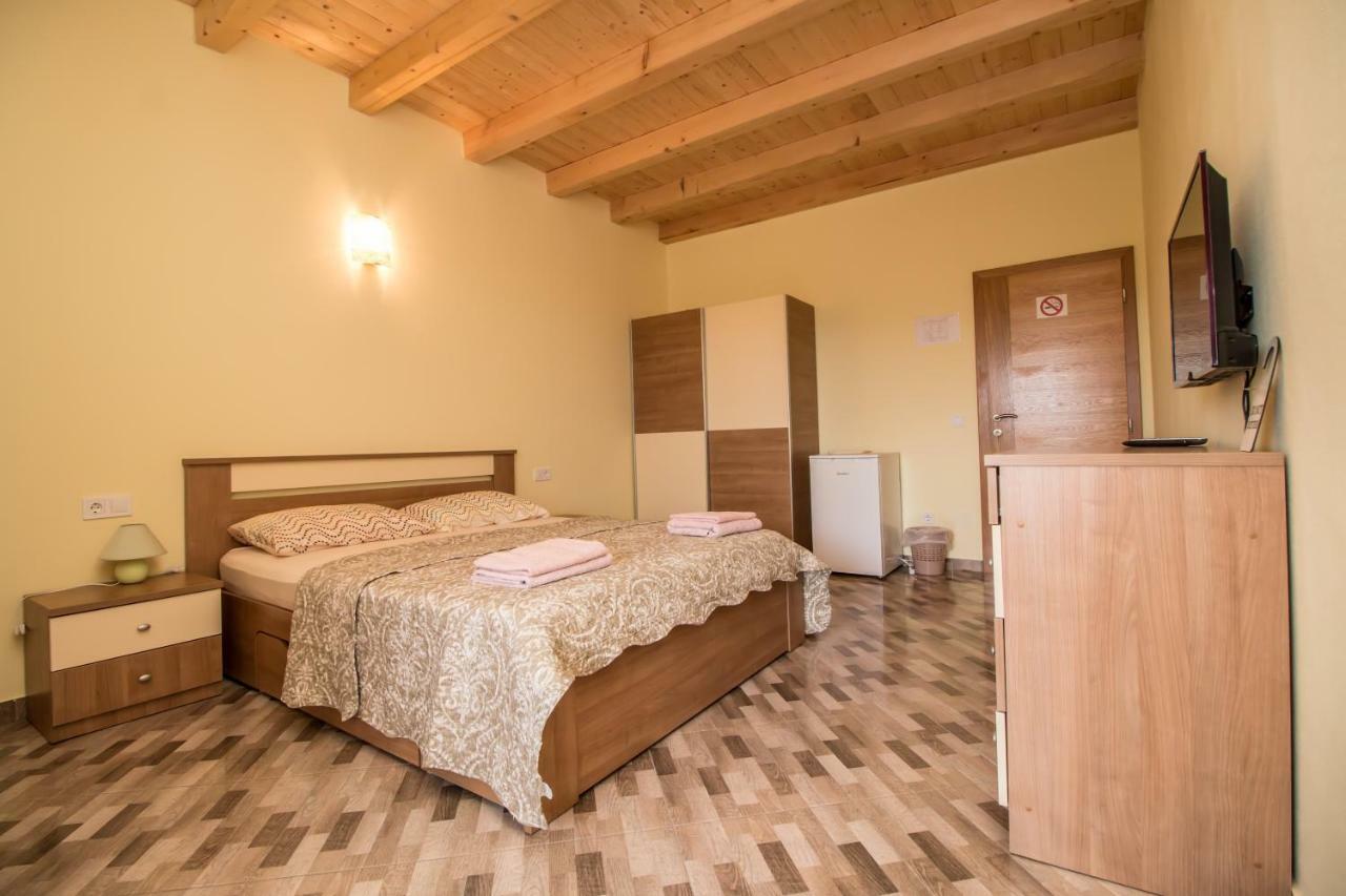 Nice Place Ровинь Экстерьер фото