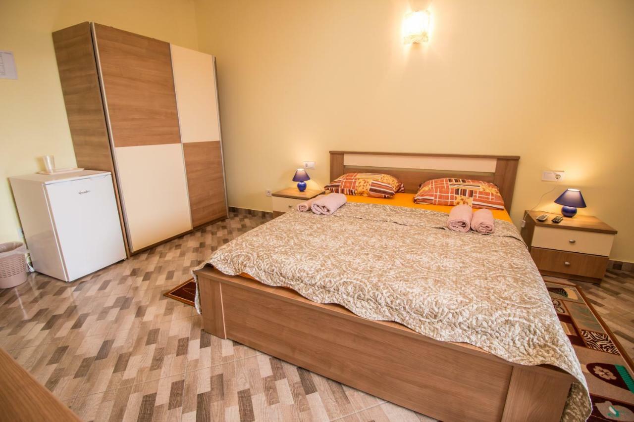Nice Place Ровинь Экстерьер фото
