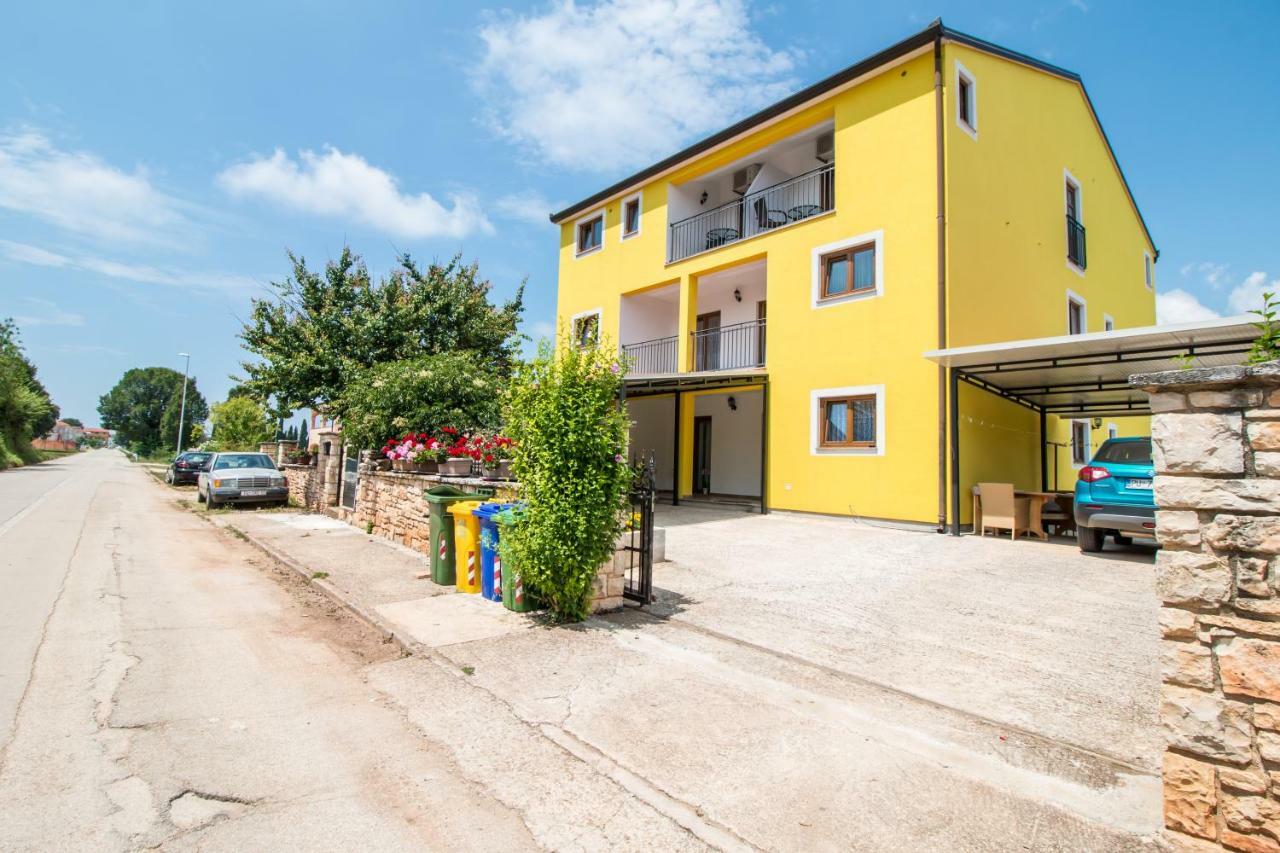 Nice Place Ровинь Экстерьер фото