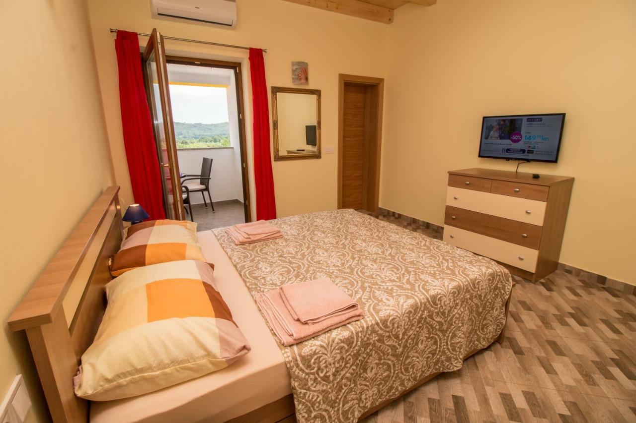 Nice Place Ровинь Экстерьер фото