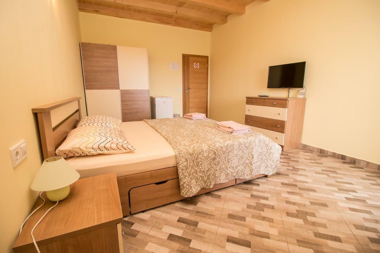 Nice Place Ровинь Экстерьер фото
